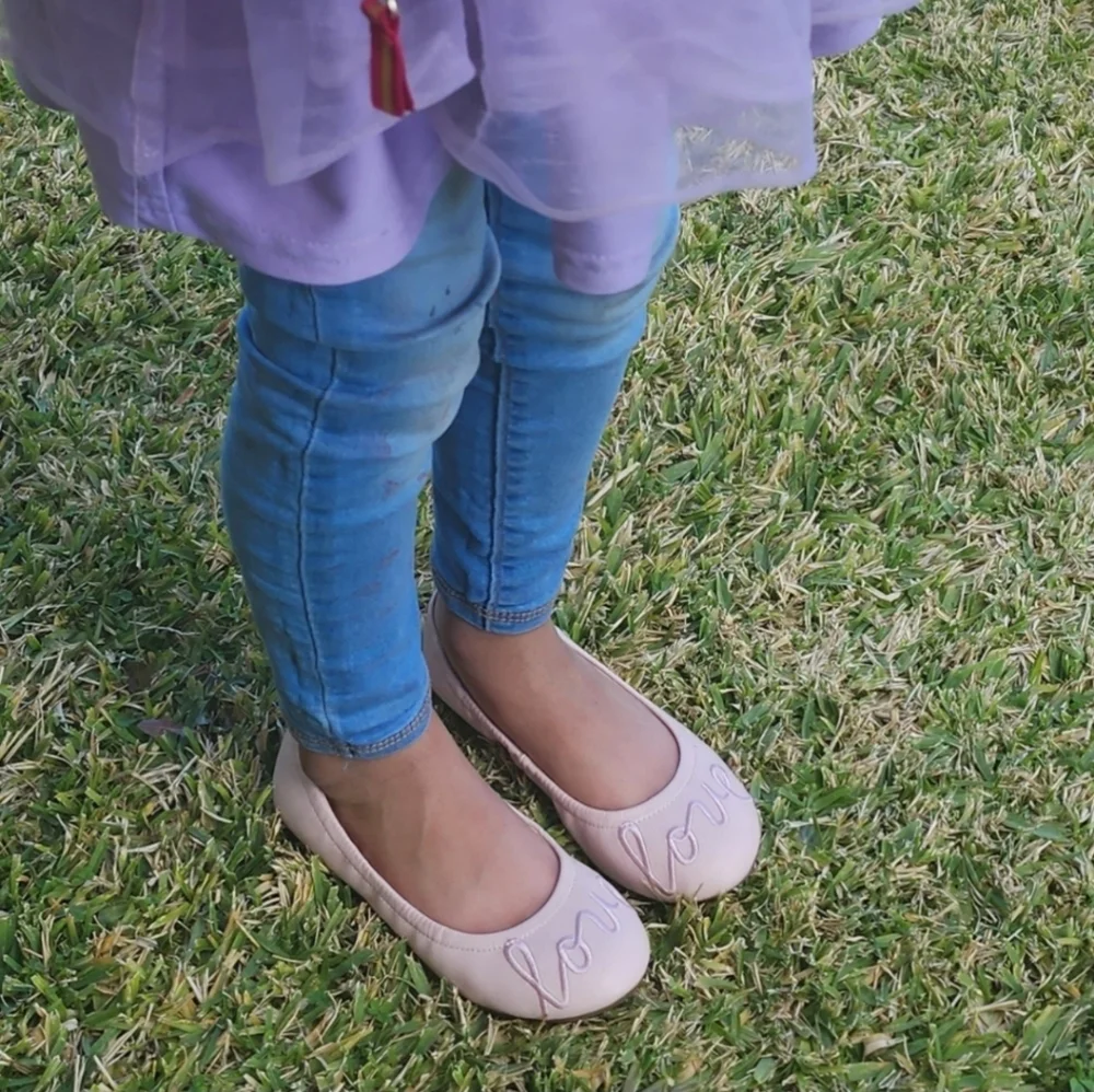NIB Black Embroidered LOVE Ballet Flats Ellen Degeneres 11.5 Toddler Girls